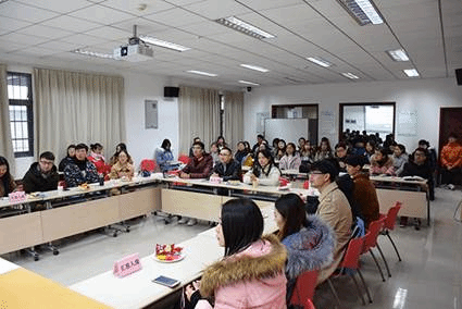 说明: E:\桂恒俊辅导员工作\其它\新闻\威尼斯9499登录入口-奋斗的青春最美丽——武汉部属高校人文社科类研究生国奖获得者分享会成功举办\威尼斯9499登录入口-奋斗的青春最美丽——武汉部属高校人文社科类研究生国奖获得者分享会成功举办——请置于第二段前.jpg